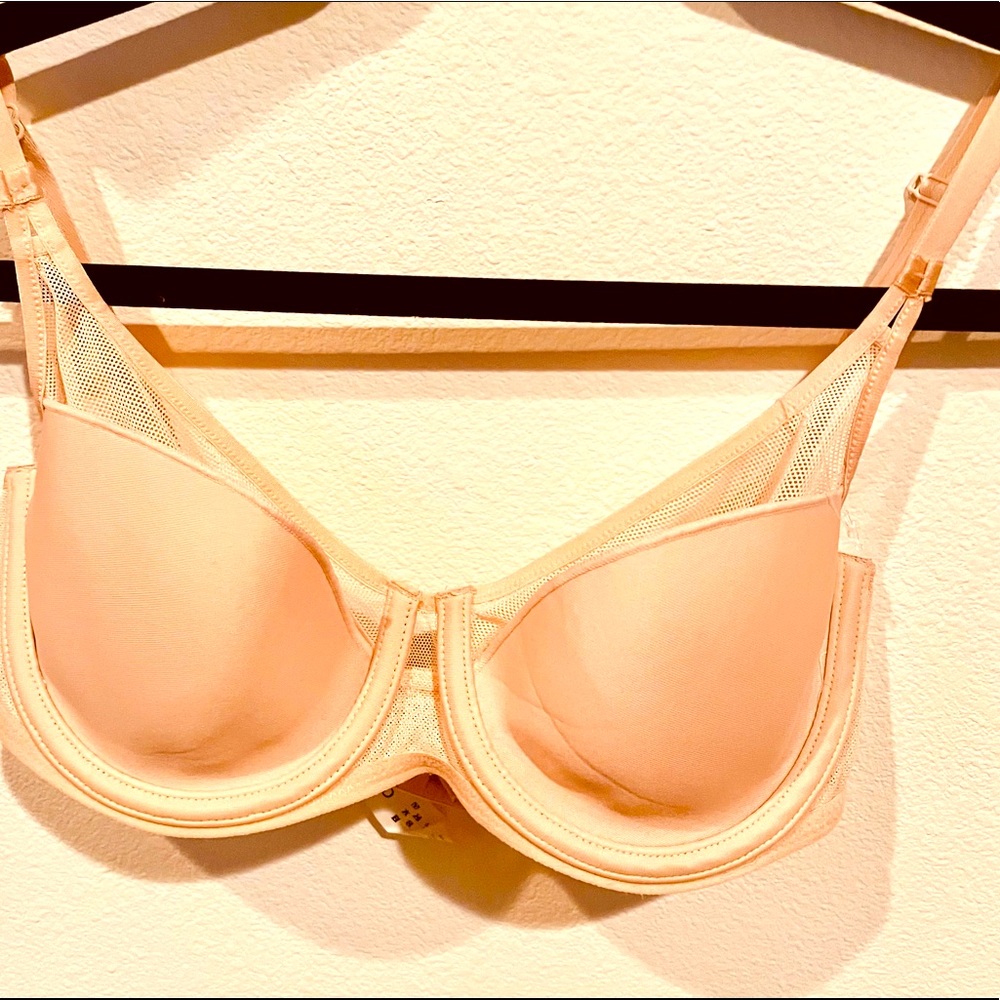 Chantelle bra 32D new with out tags